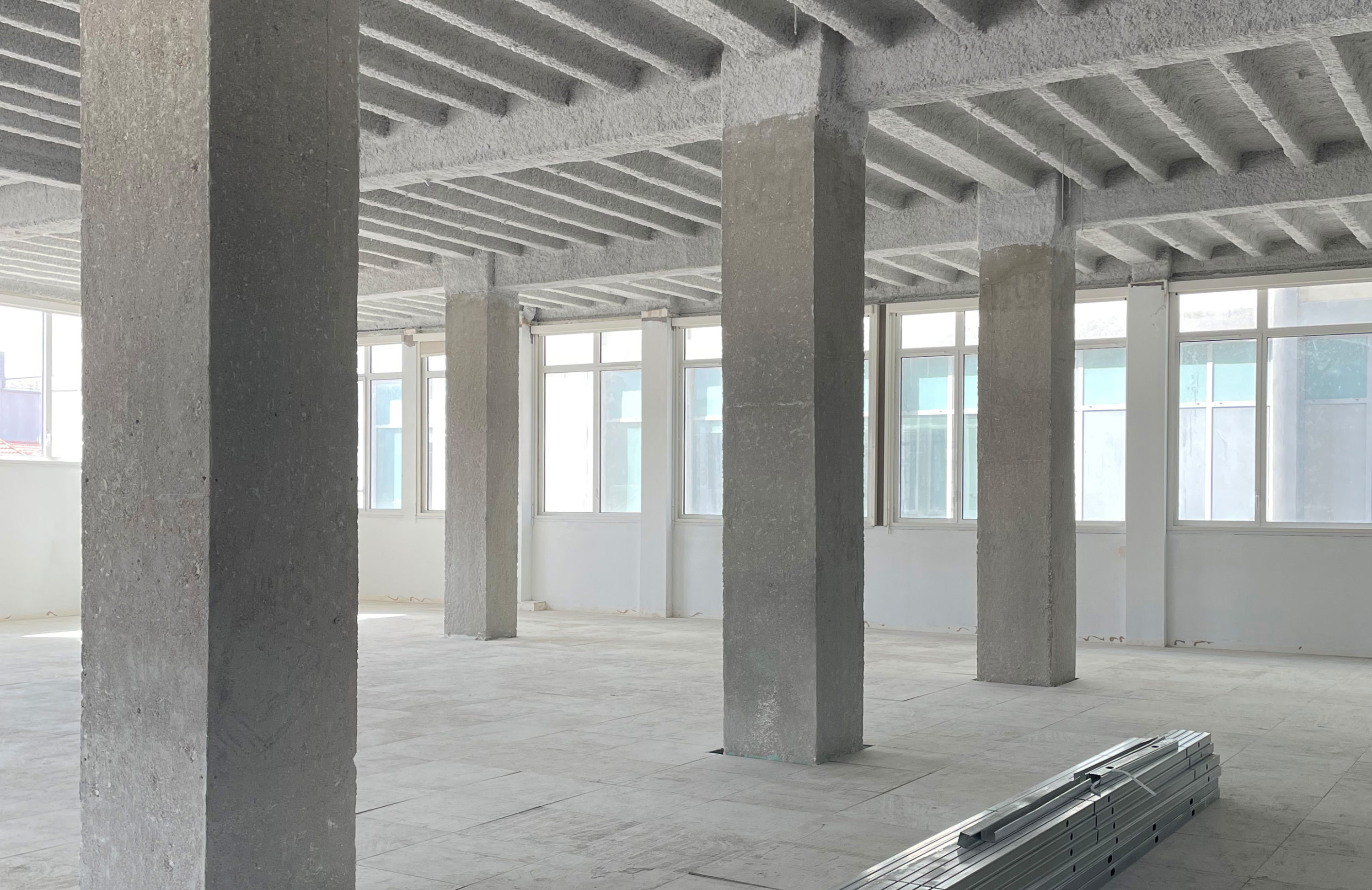 LOCAL, together with Sisto Studios have started work in Montreuil